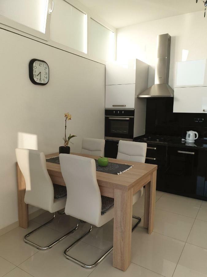 Ml Apartman سينج المظهر الخارجي الصورة